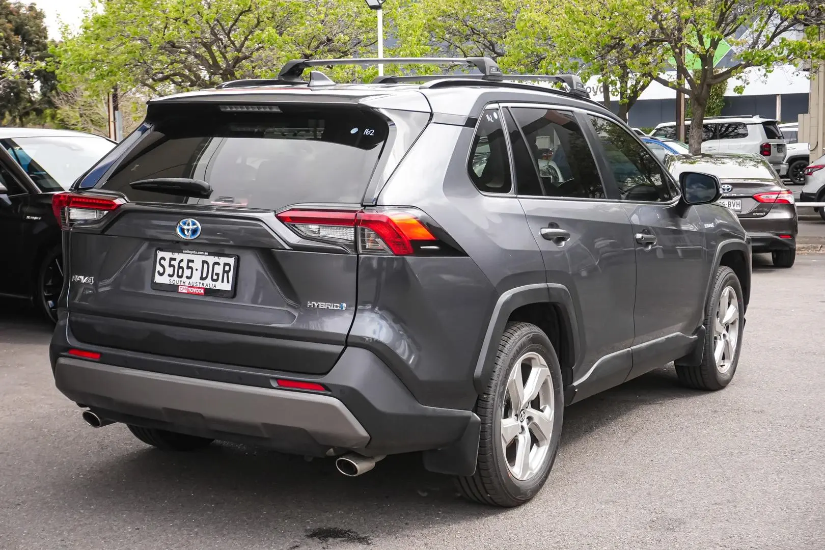 2020 Toyota RAV4 Gallery Image 3
