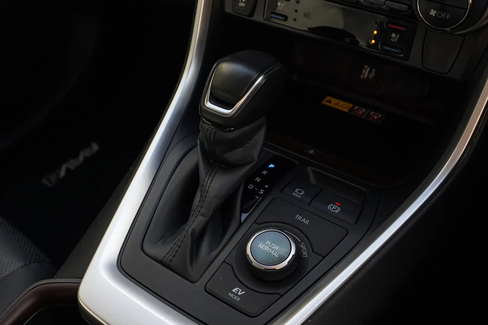 2024 Toyota RAV4 Gallery Image 17