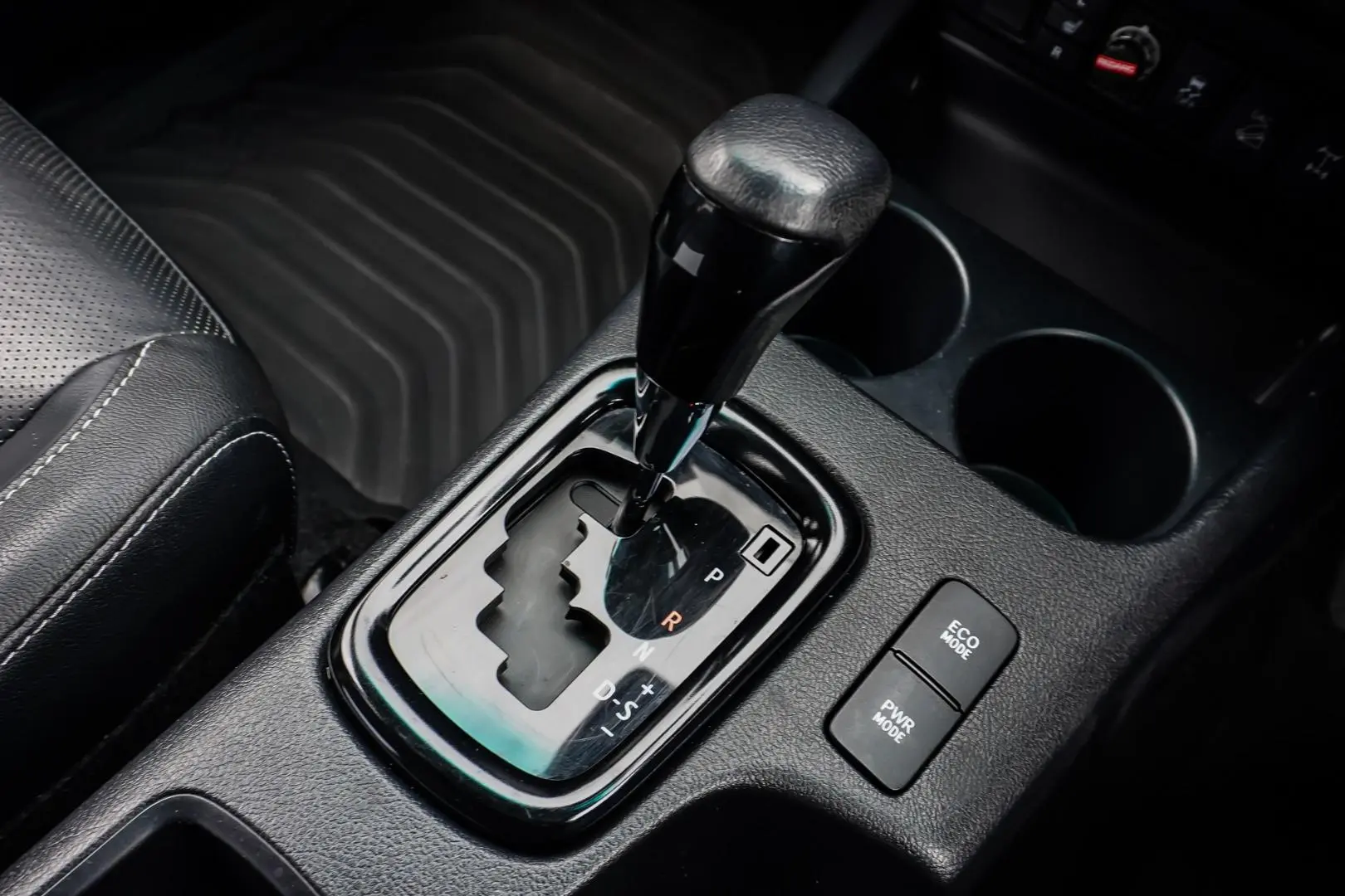2020 Toyota Hilux Gallery Image 19