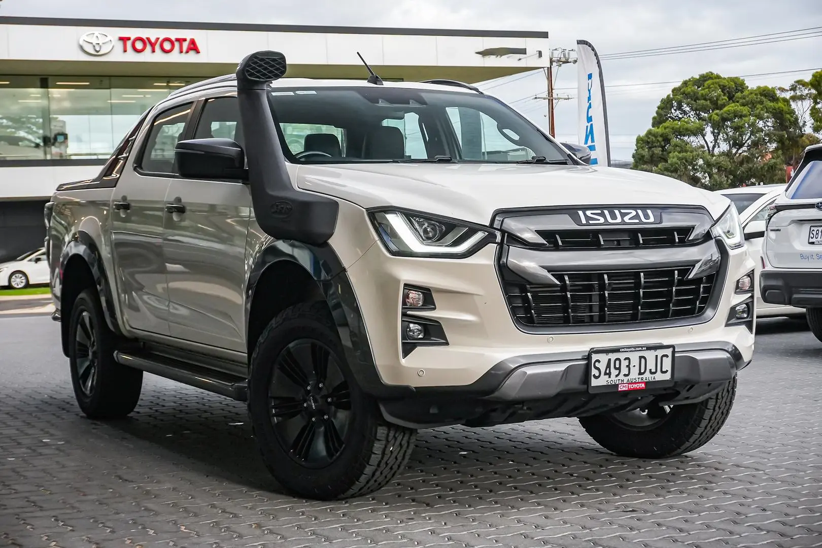 2020 Isuzu D-MAX Gallery Image 2