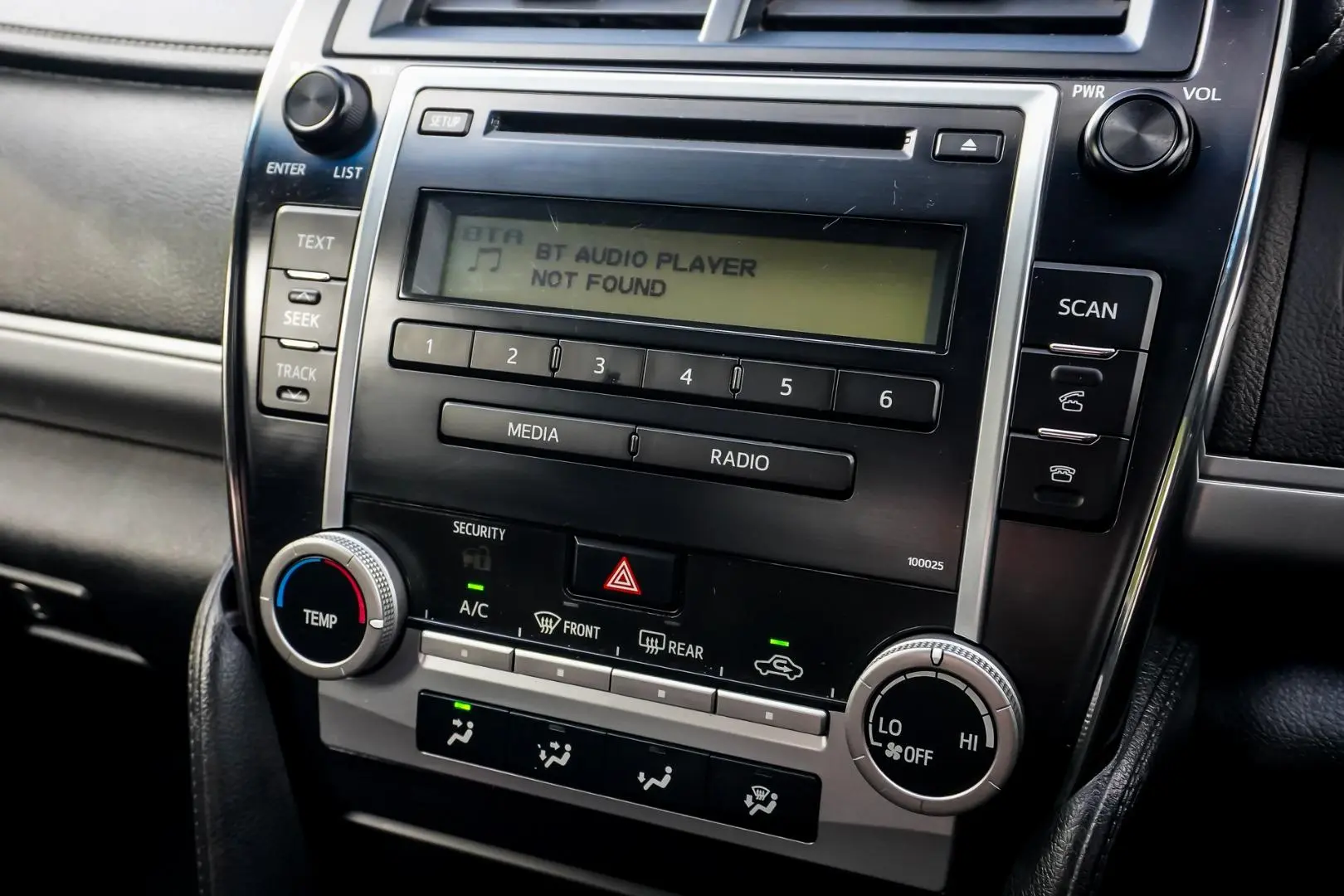 2013 Toyota Camry Gallery Image 22
