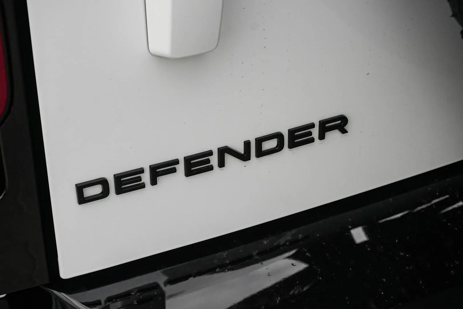 2025 Land Rover Defender Gallery Image 14