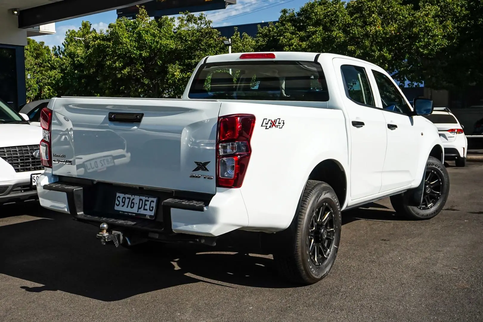 2020 Isuzu D-MAX Gallery Image 3