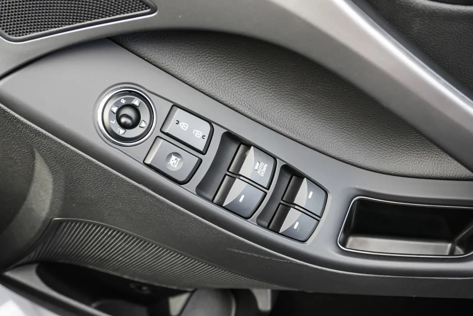 2014 Hyundai Elantra Gallery Image 18