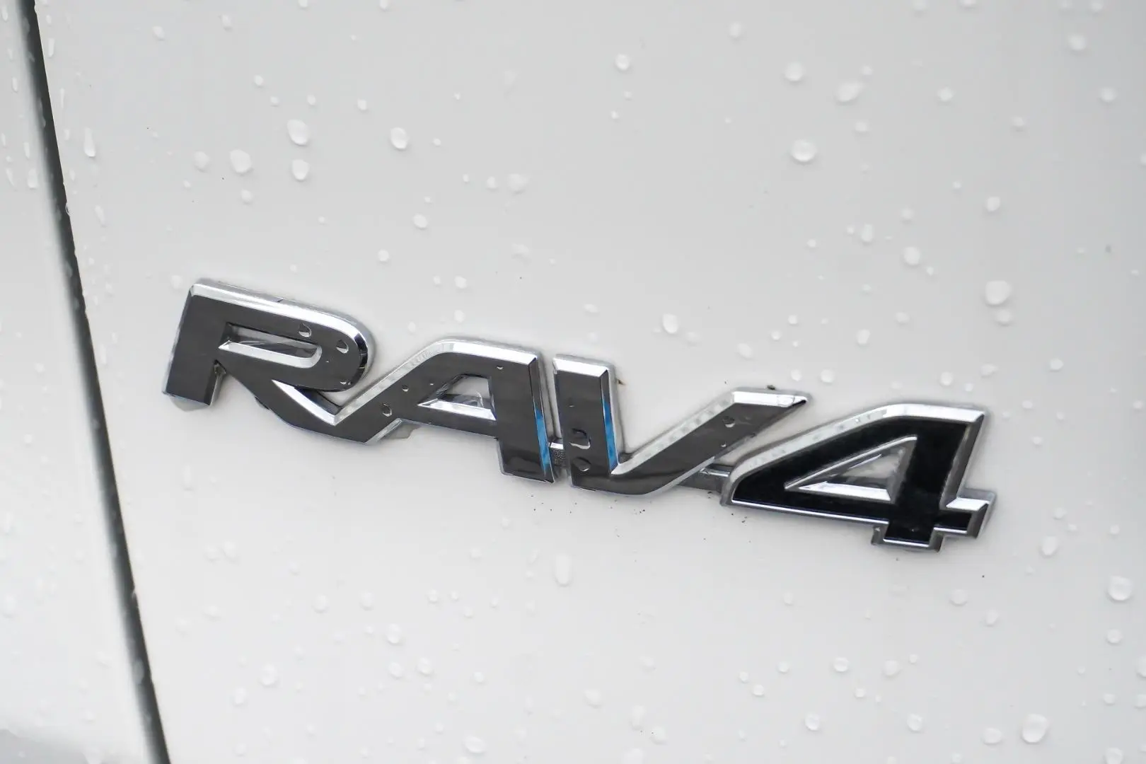 2025 Toyota RAV4 Gallery Image 16