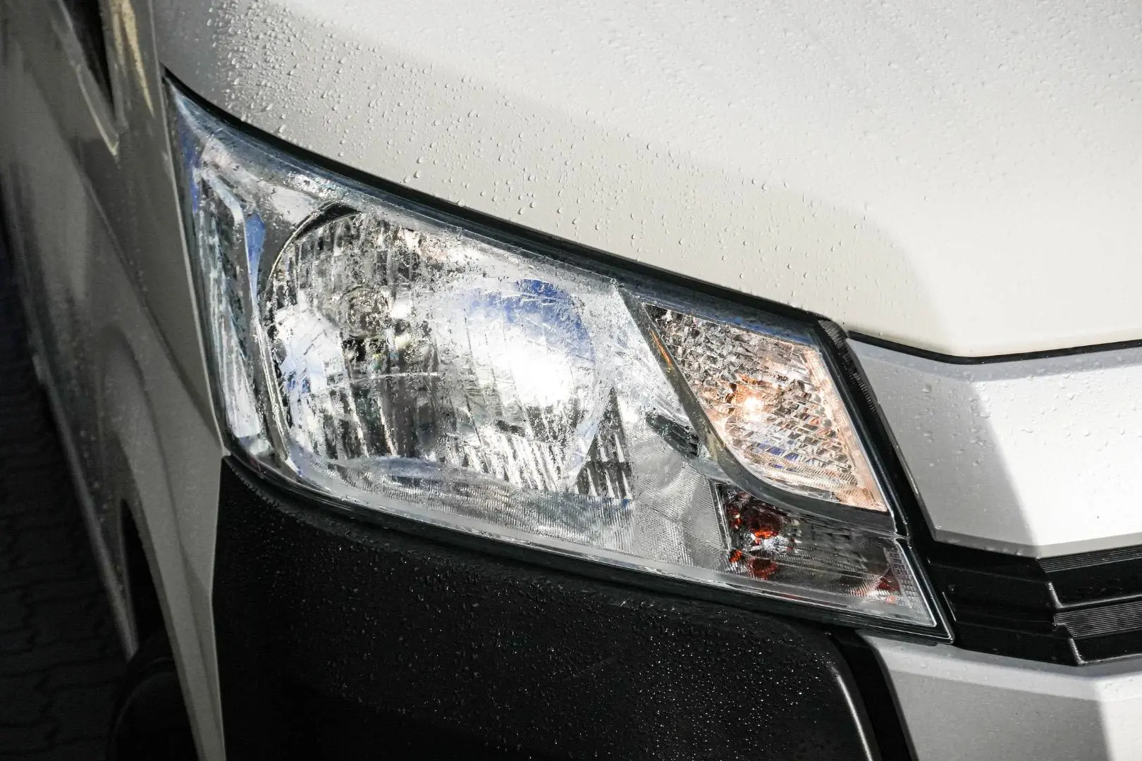 2020 Toyota Hiace Gallery Image 12