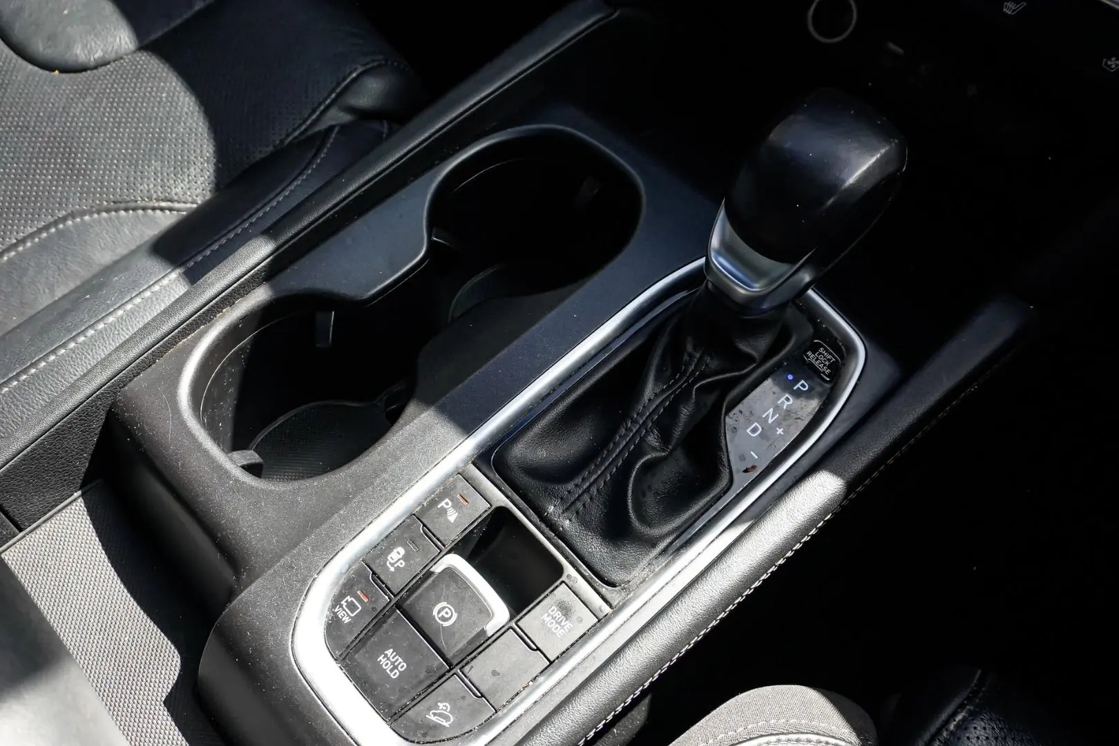 2018 Hyundai Santa Fe Gallery Image 19