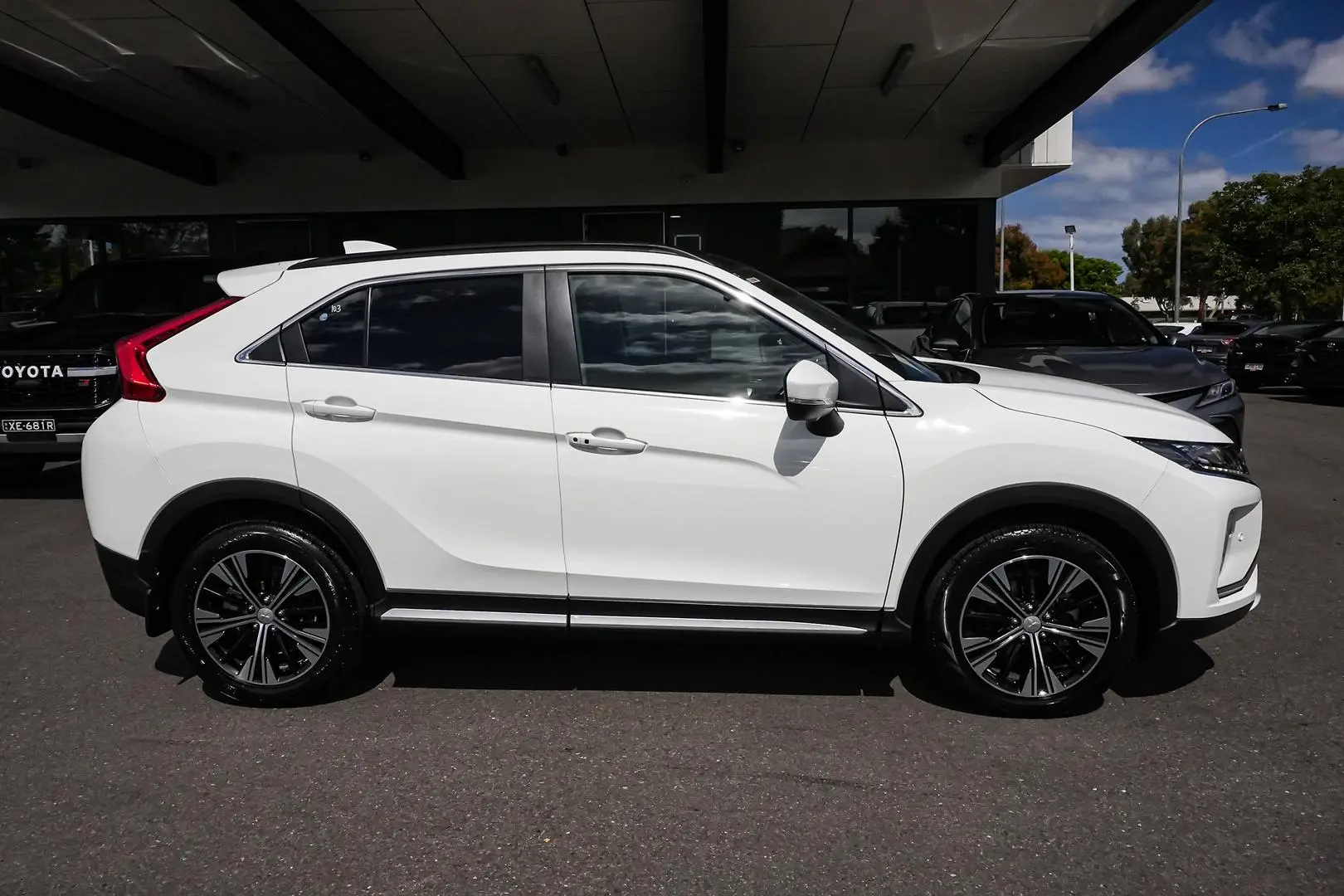 2019 Mitsubishi Eclipse Cross Gallery Image 4