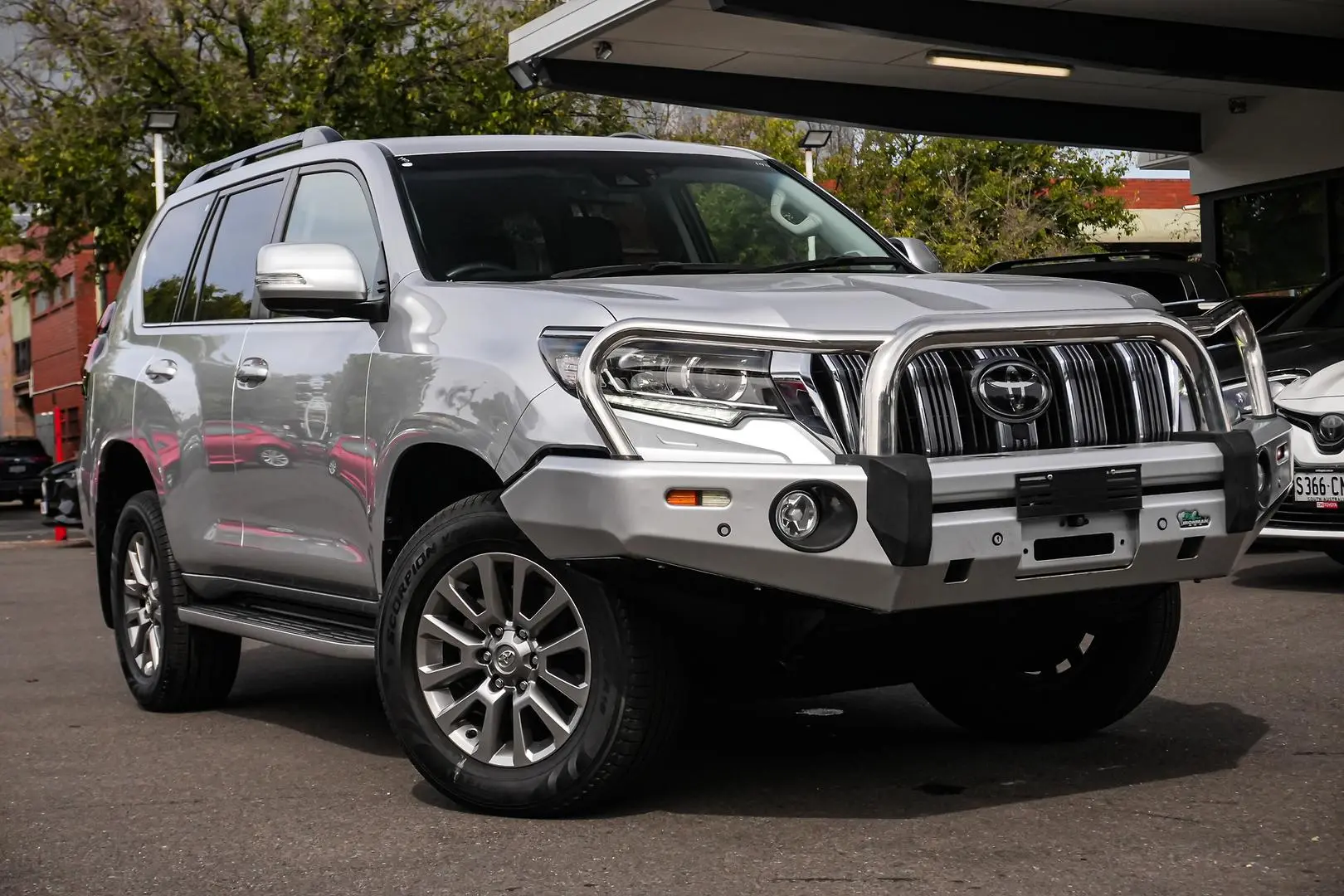 2017 Toyota Landcruiser Prado Gallery Image 2