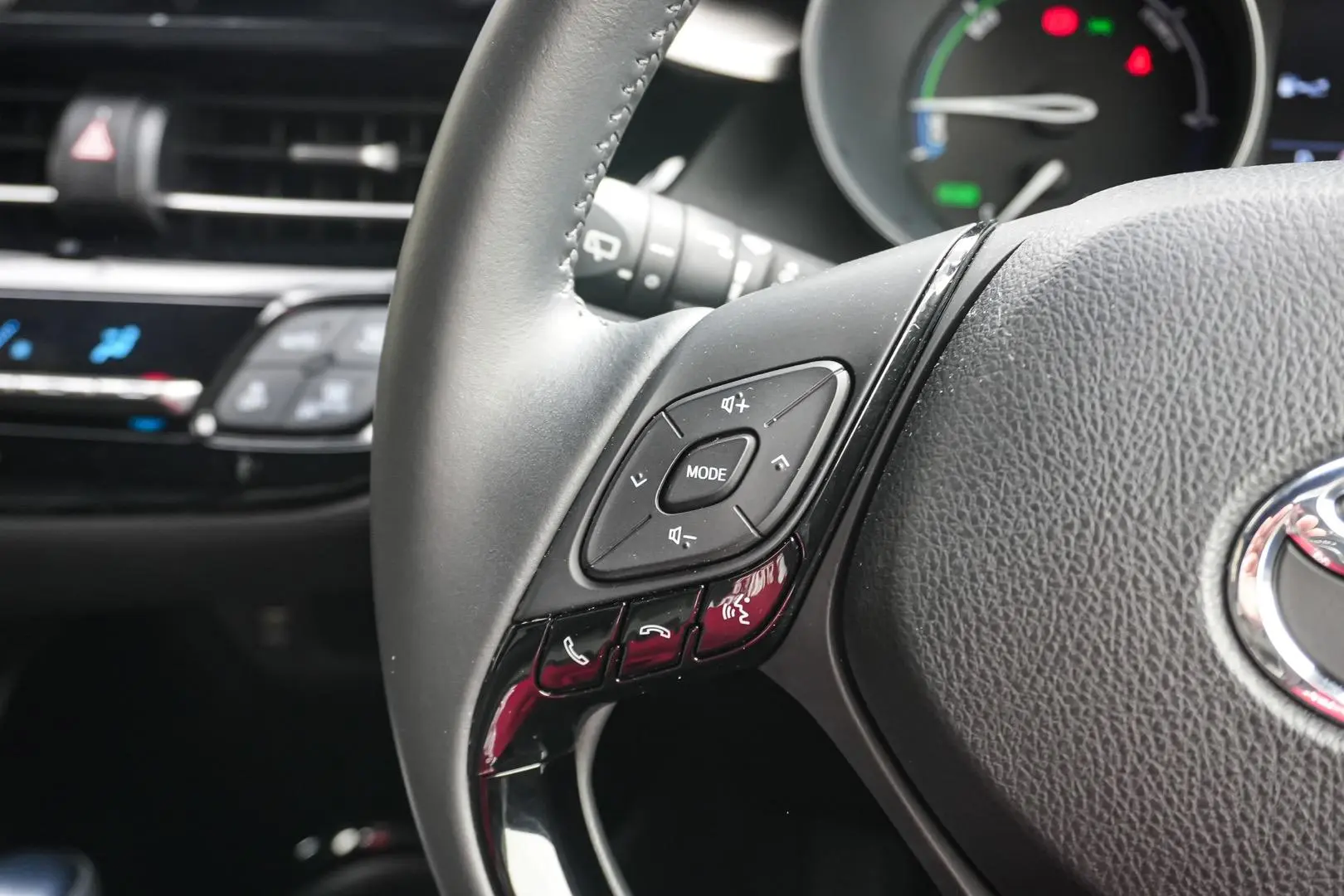 2021 Toyota C-HR Gallery Image 21