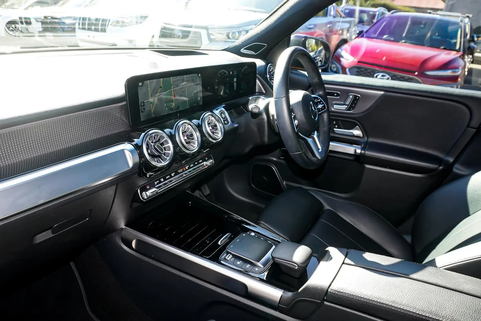 2021 Mercedes-Benz GLB-Class Gallery Image 10