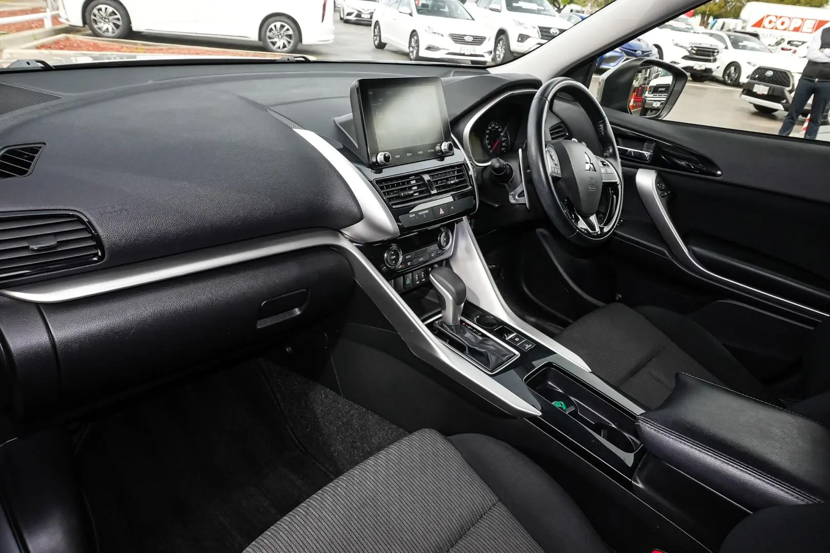 2020 Mitsubishi Eclipse Cross Gallery Image 10