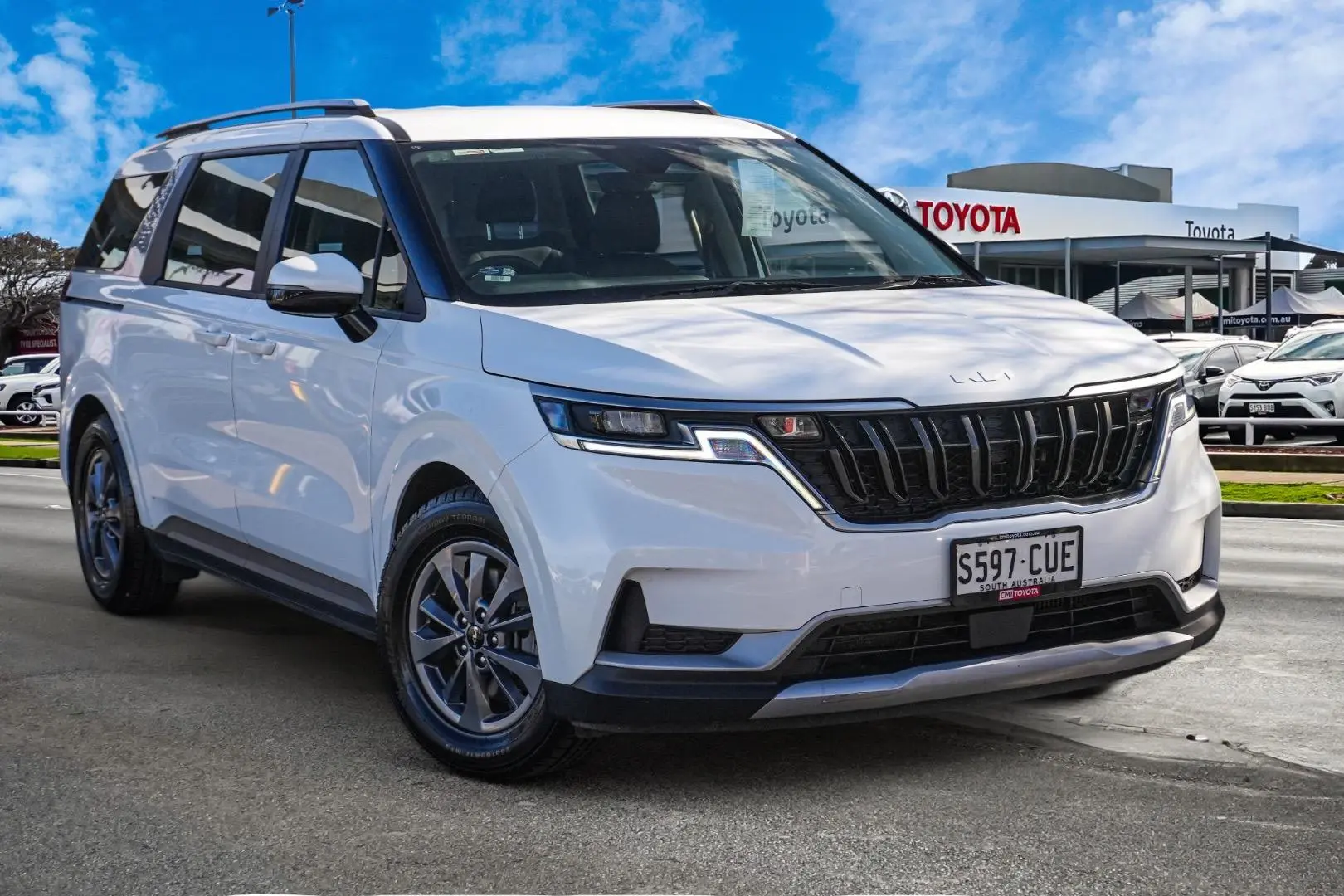 2022 Kia Carnival Image