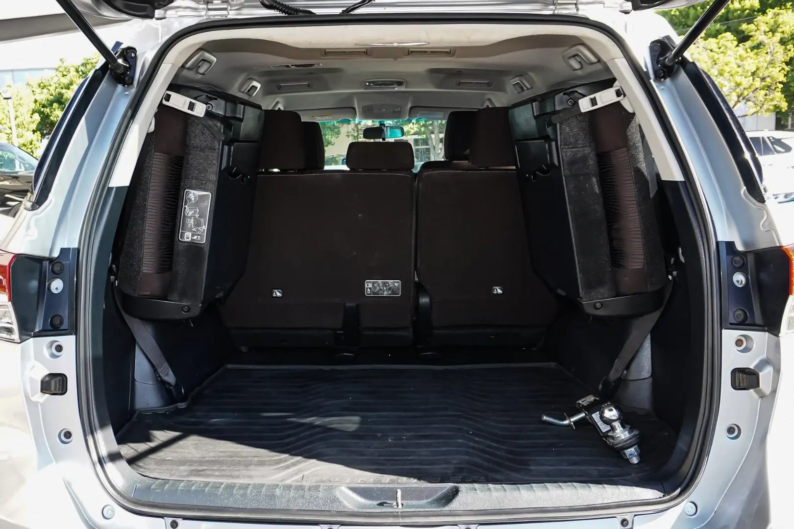 2016 Toyota Fortuner Gallery Image 9