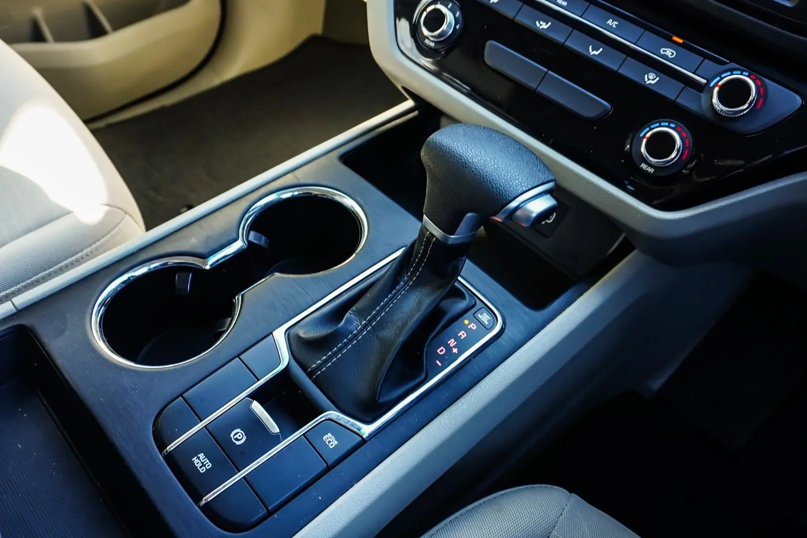2020 Kia Carnival Gallery Image 19