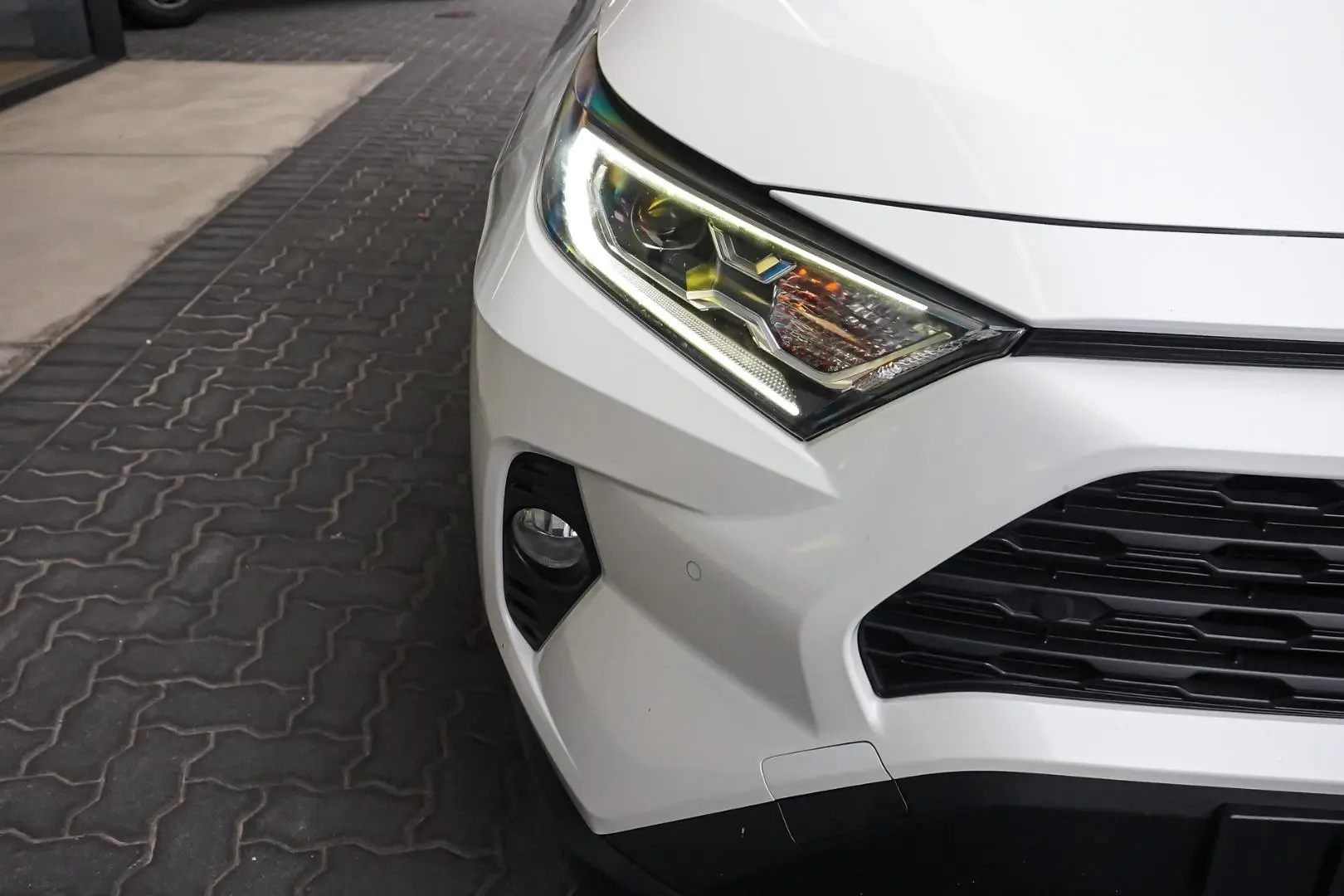 2019 Toyota RAV4 Gallery Image 13