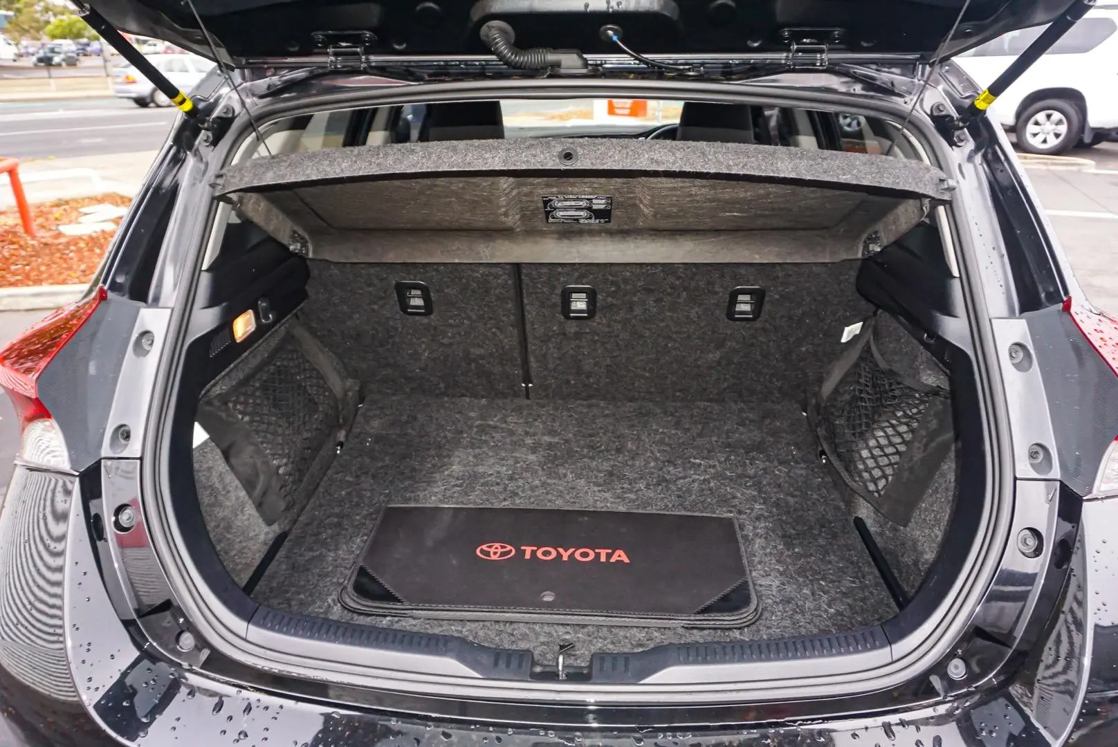 2018 Toyota Corolla Gallery Image 10