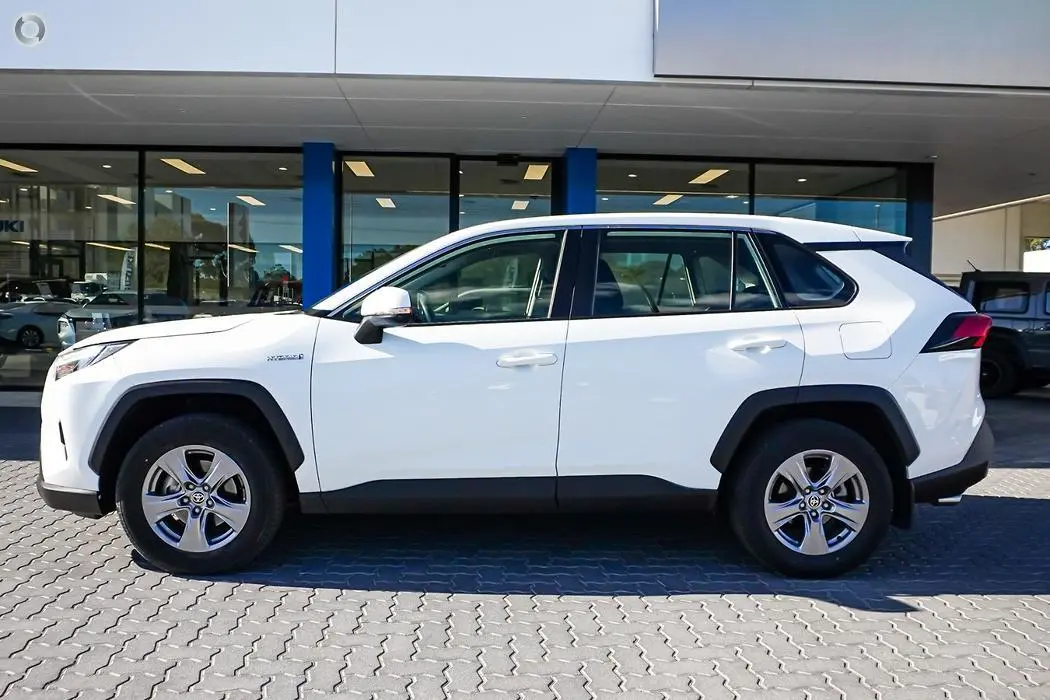 2024 Toyota RAV4 Gallery Image 4