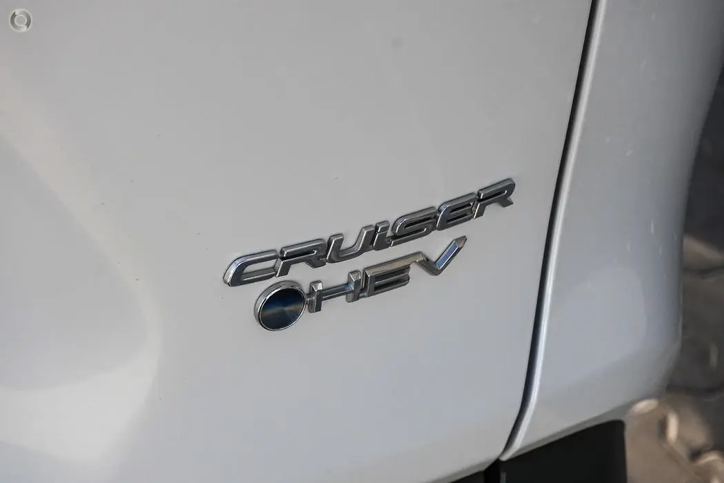 2025 Toyota RAV4 Gallery Image 16