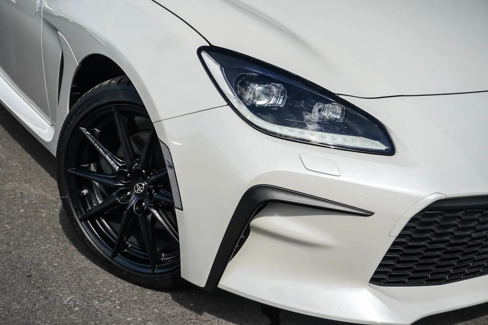 2025 Toyota GR86 Gallery Image 12