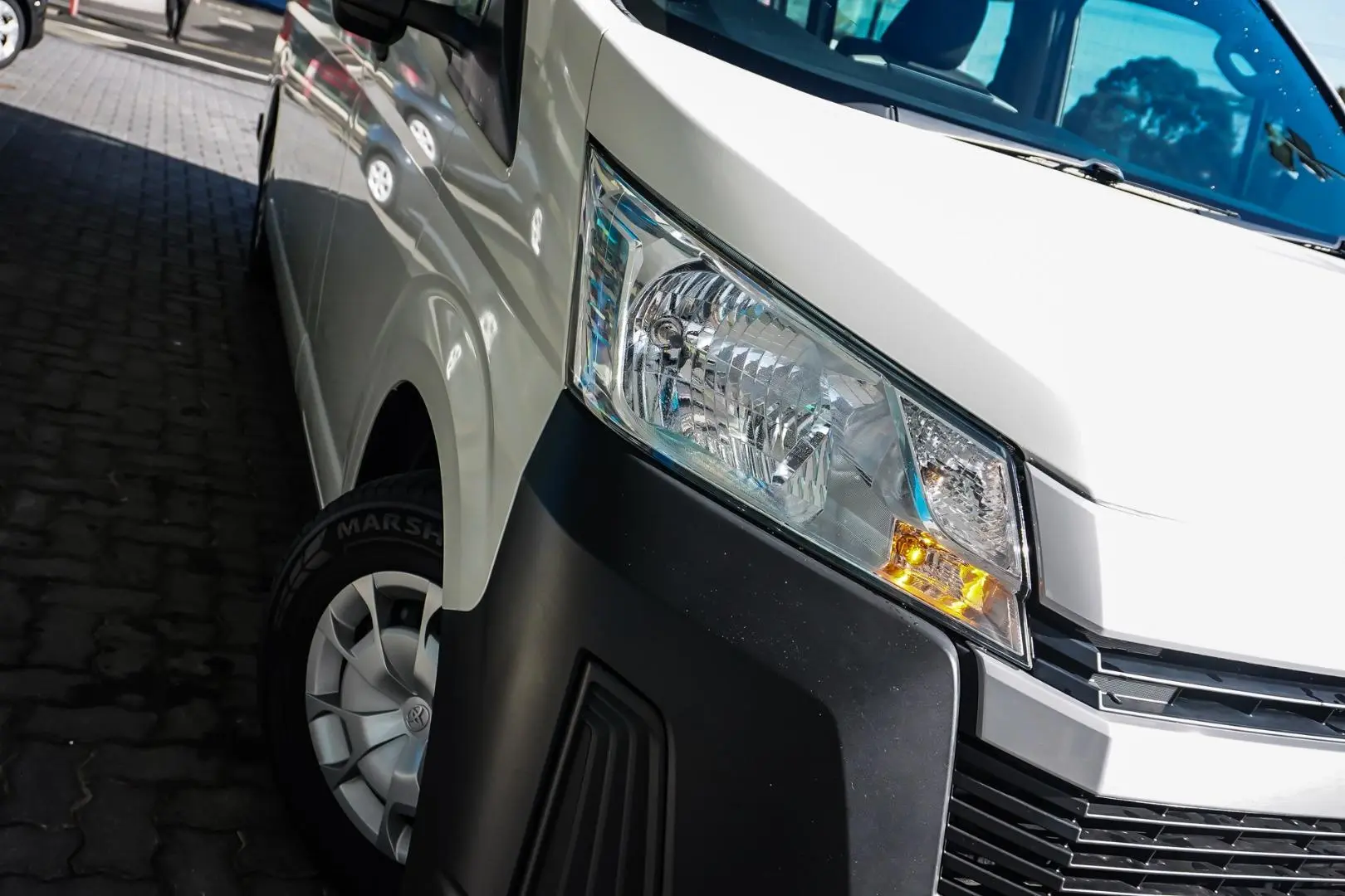 2019 Toyota Hiace Gallery Image 12