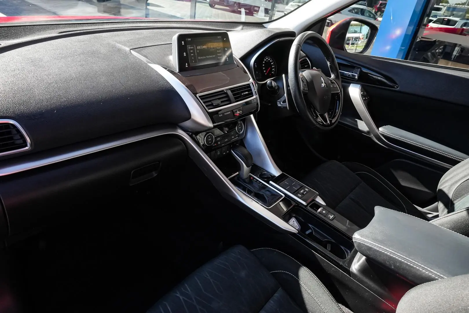 2019 Mitsubishi Eclipse Cross Gallery Image 11