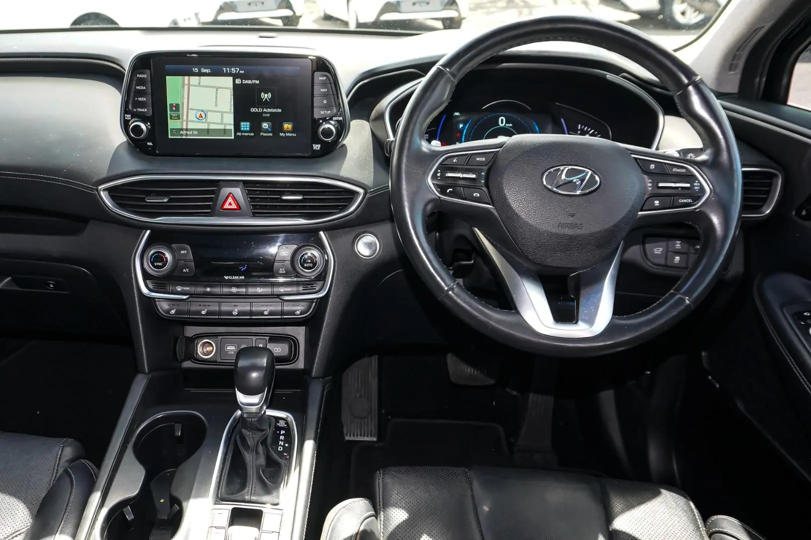 2018 Hyundai Santa Fe Gallery Image 9