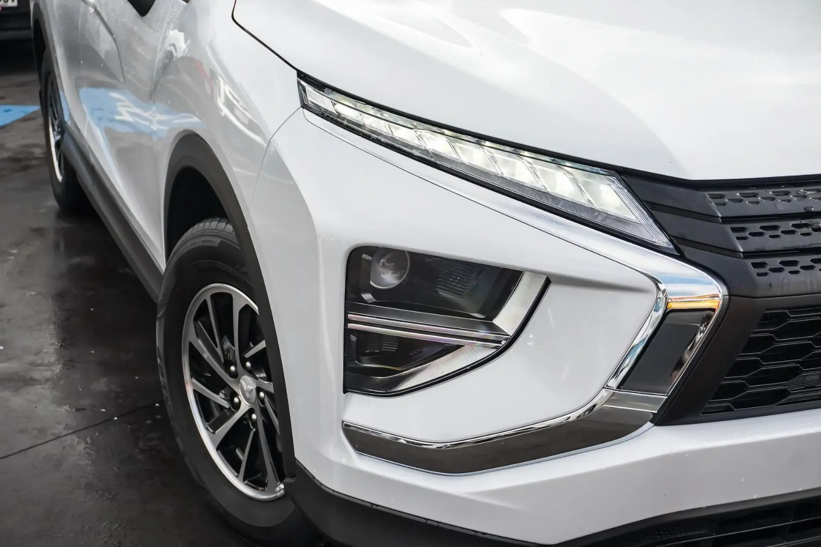 2023 Mitsubishi Eclipse Cross Gallery Image 11