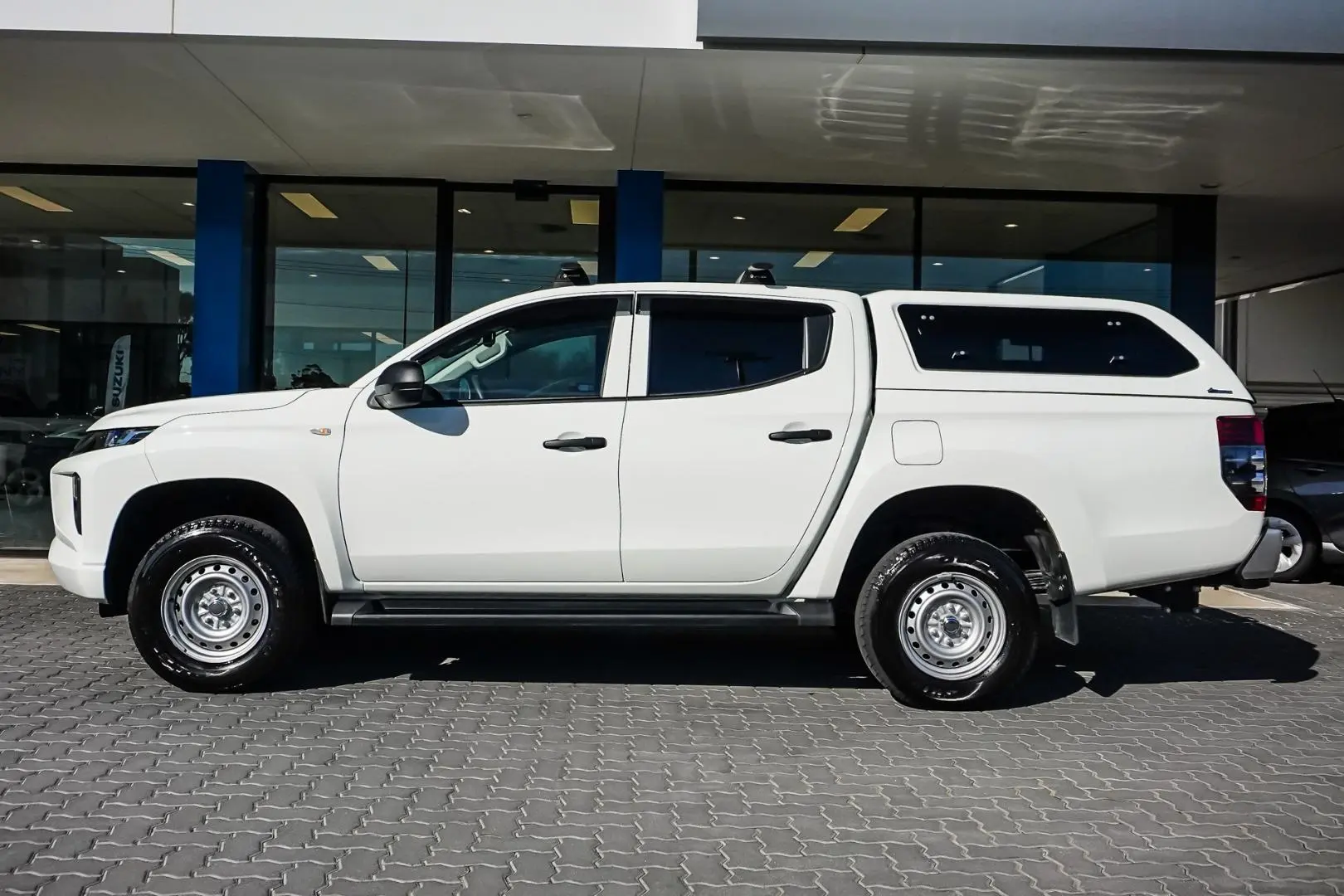 2023 Mitsubishi Triton Gallery Image 4