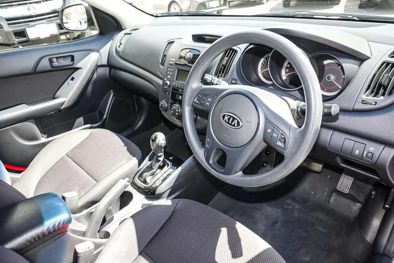 2010 Kia Cerato Gallery Image 6