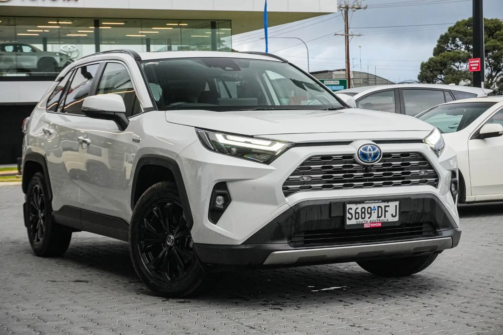 2024 Toyota RAV4 Gallery Image 2