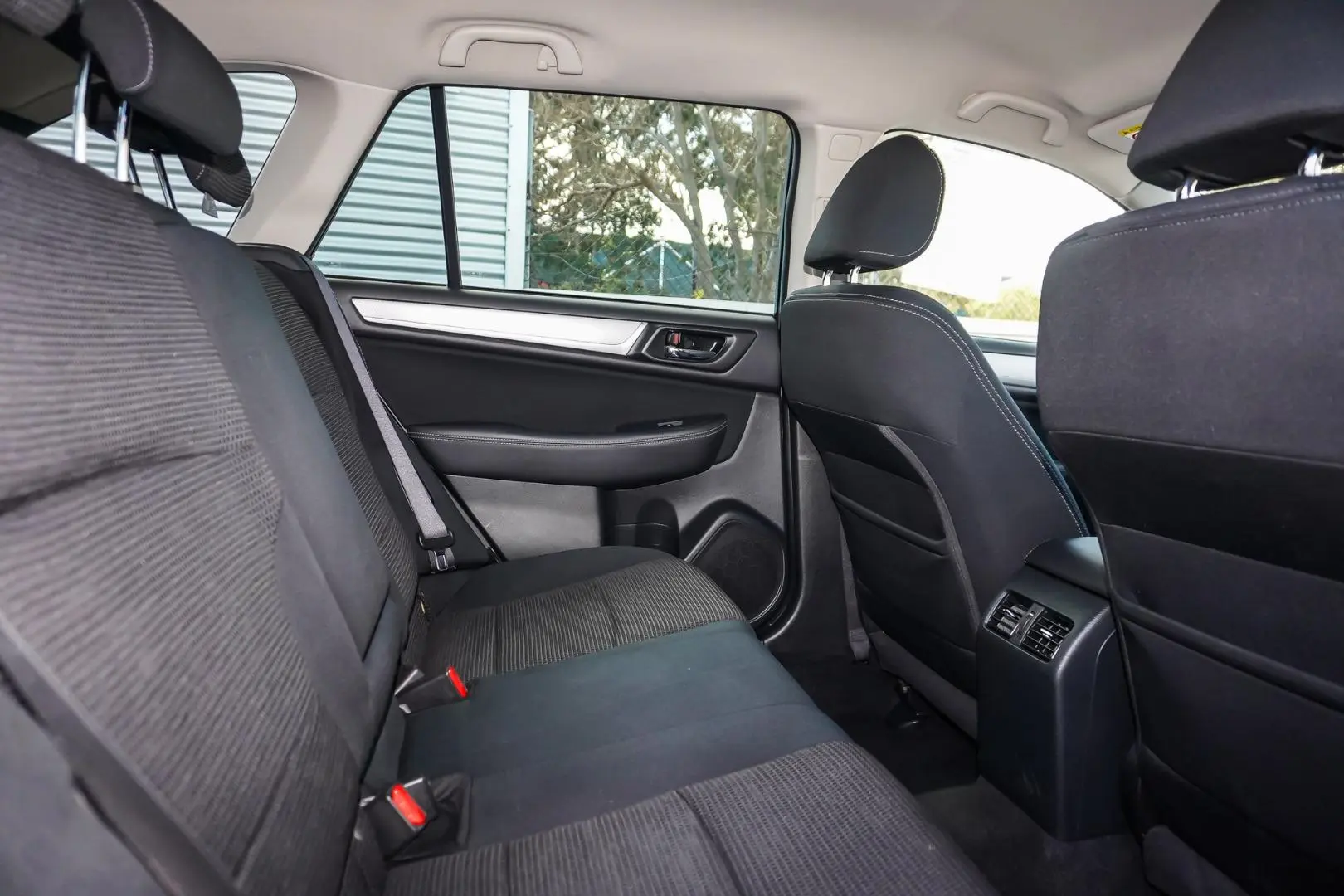 2017 Subaru Outback Gallery Image 8