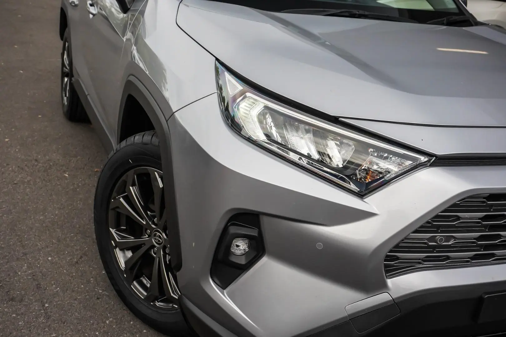 2024 Toyota RAV4 Gallery Image 12