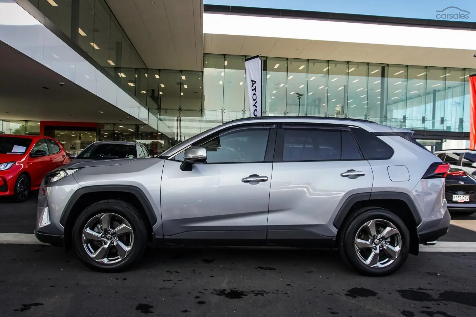 2019 Toyota RAV4 Image 3