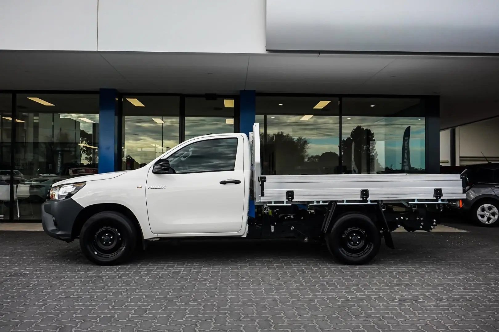 2020 Toyota Hilux Gallery Image 3