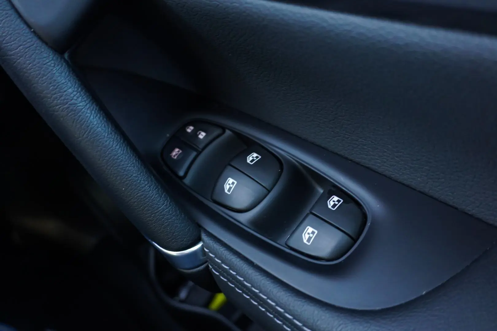 2020 Nissan QASHQAI Gallery Image 22