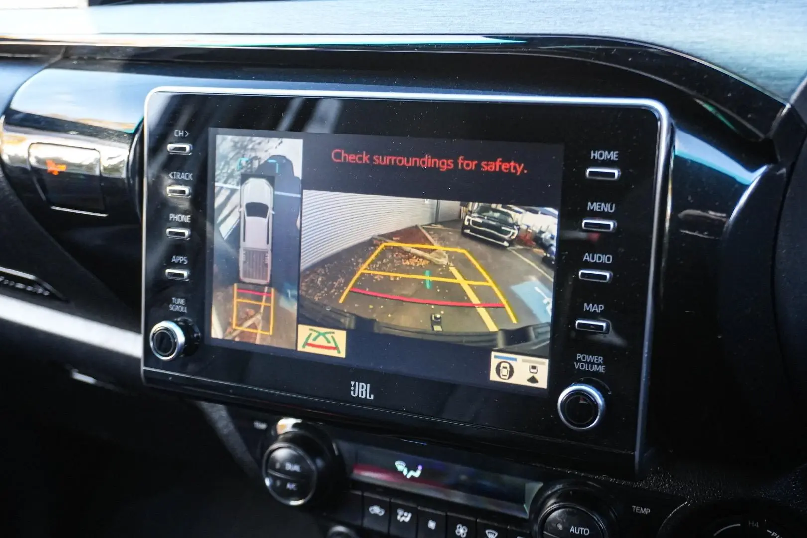 2023 Toyota Hilux Gallery Image 22