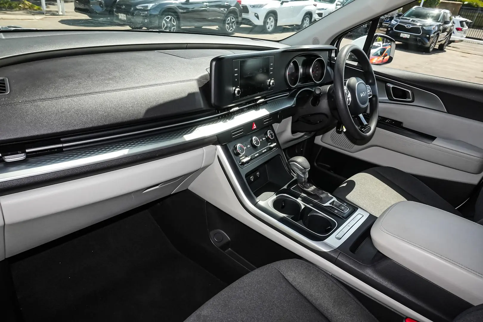 2022 Kia Carnival Gallery Image 11