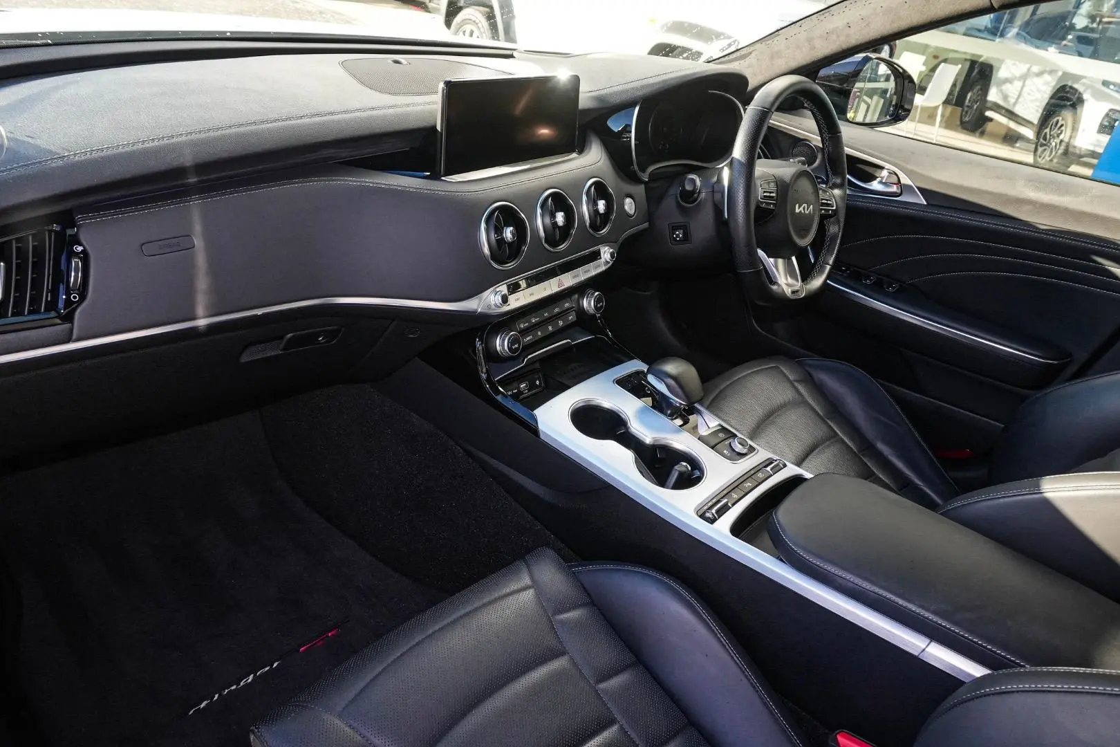 2022 Kia Stinger Gallery Image 10
