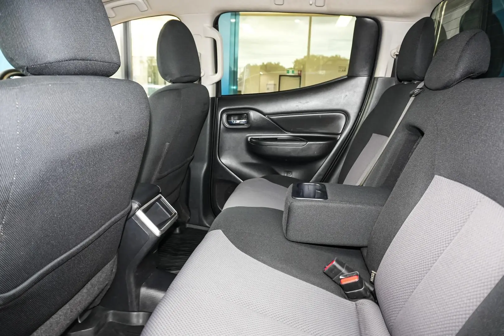 2019 Mitsubishi Triton Gallery Image 8