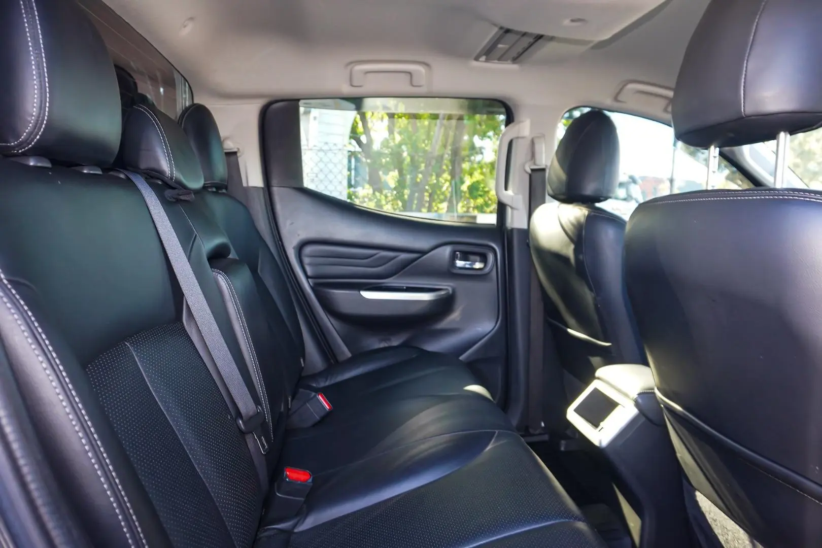 2021 Mitsubishi Triton Gallery Image 8