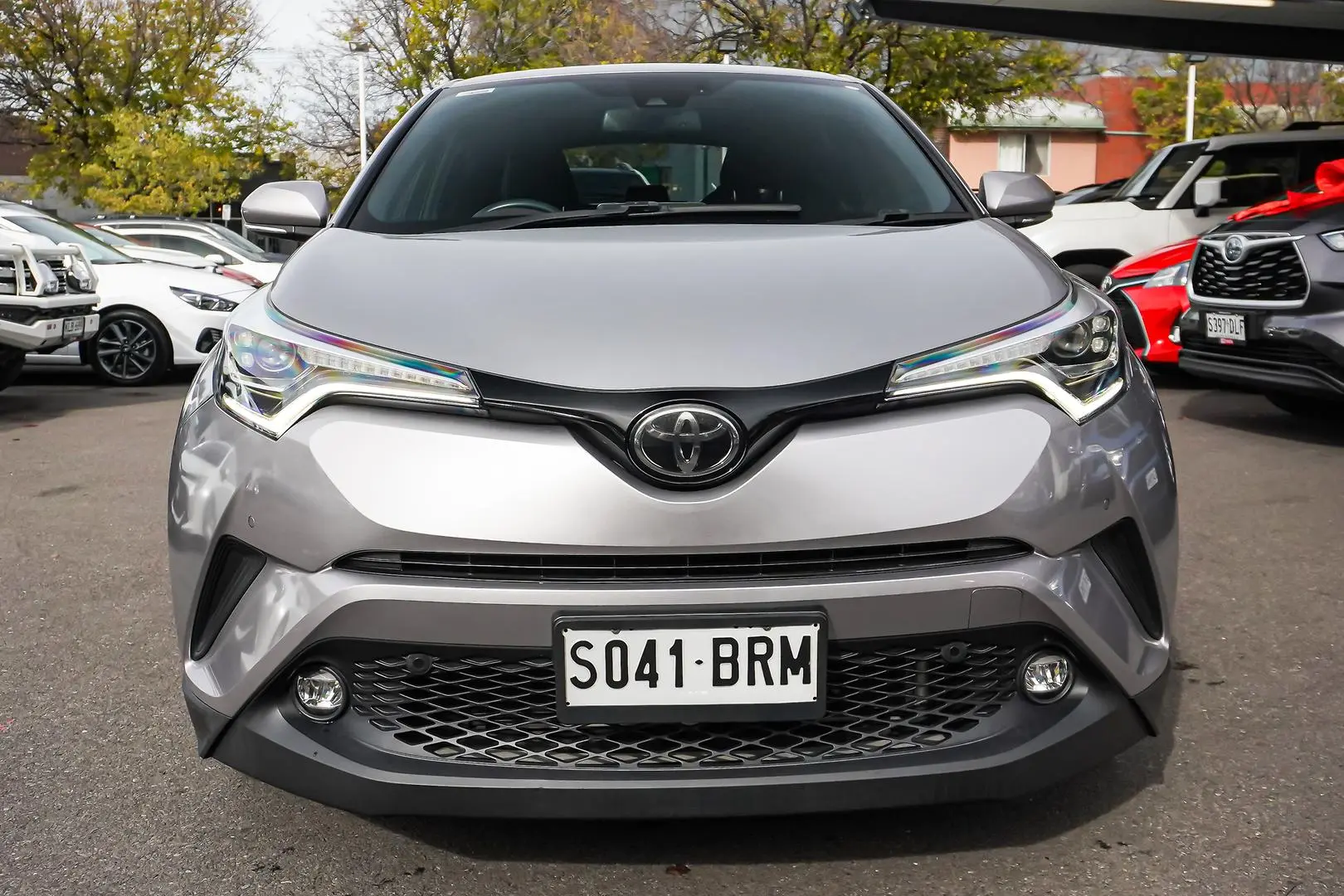 2017 Toyota C-HR Gallery Image 5