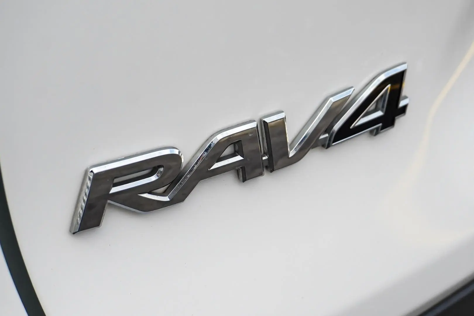 2019 Toyota RAV4 Gallery Image 15