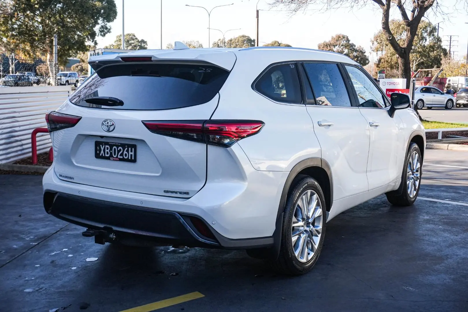 2021 Toyota Kluger Gallery Image 3