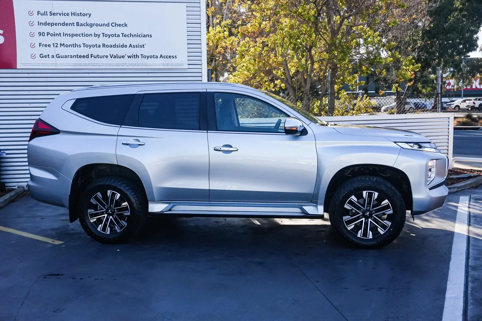 2020 Mitsubishi Pajero Sport Gallery Image 3