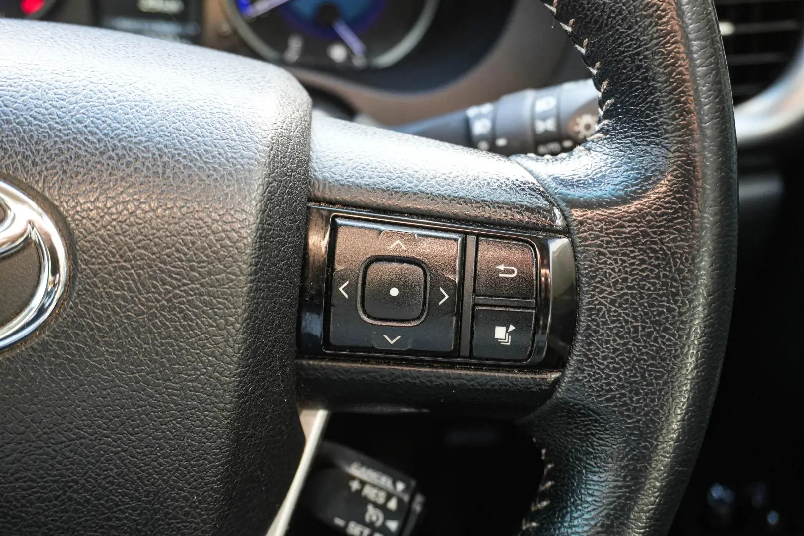 2017 Toyota Hilux Gallery Image 19
