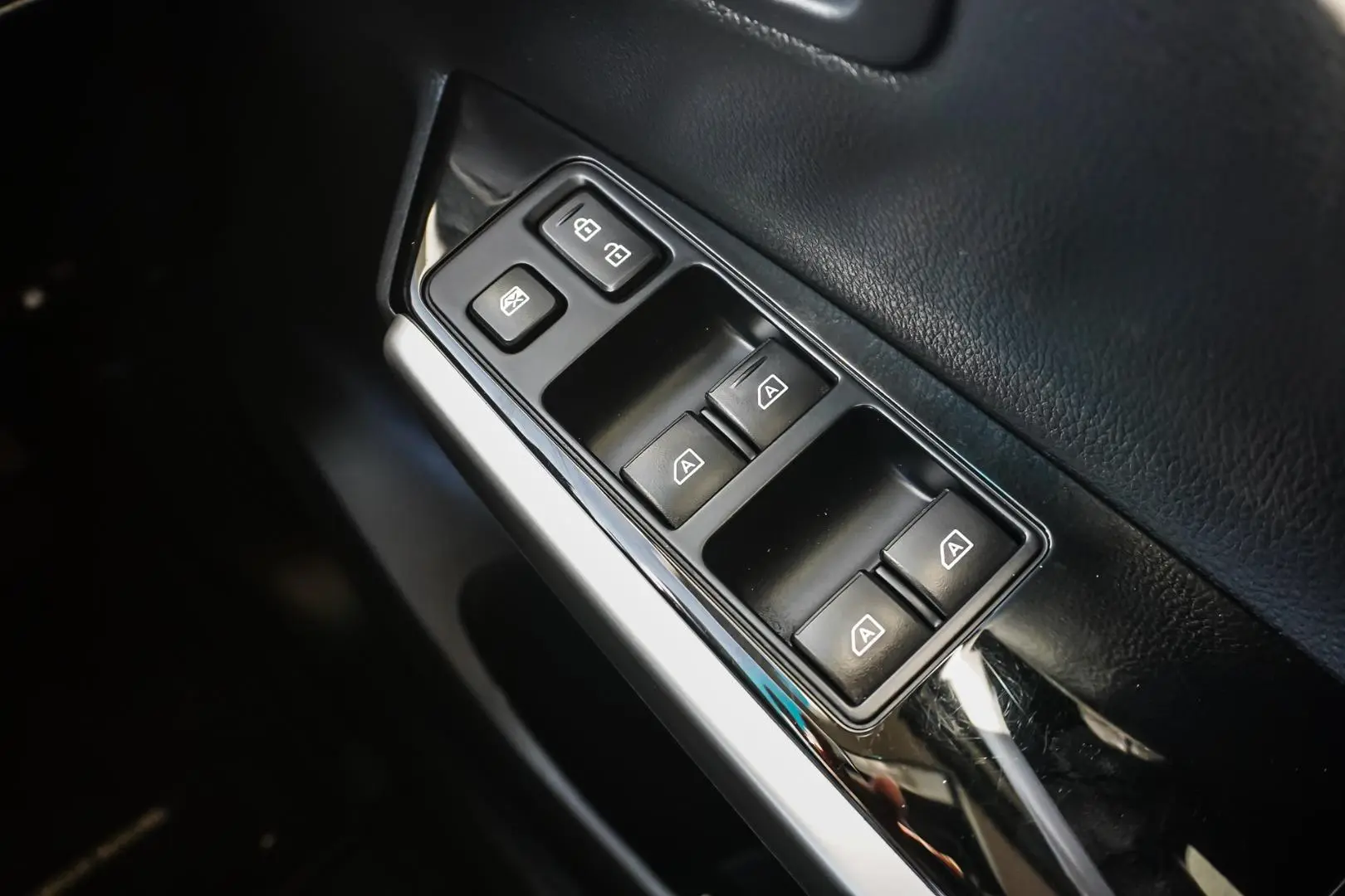 2021 Mitsubishi Pajero Sport Gallery Image 21