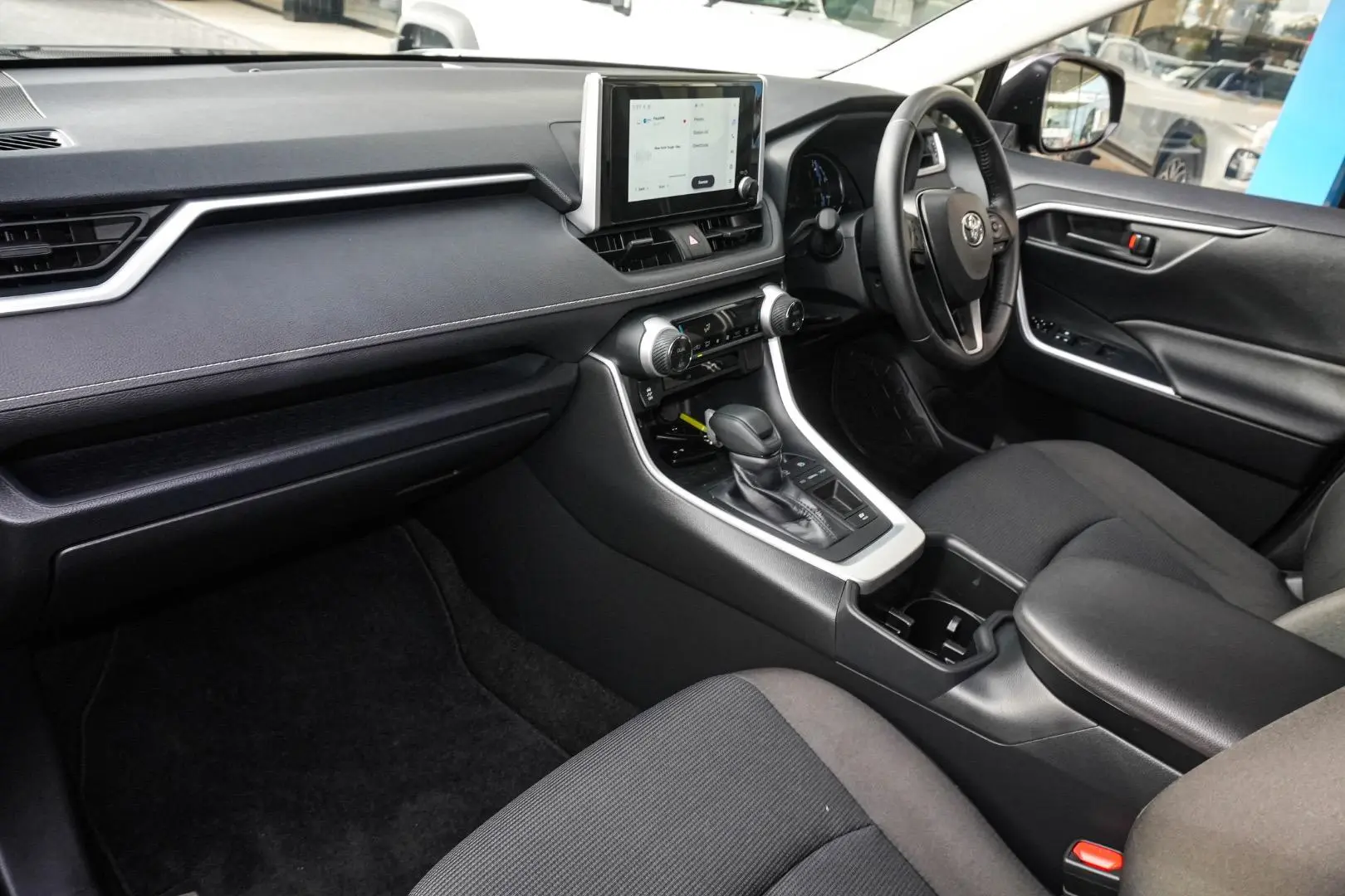 2025 Toyota RAV4 Gallery Image 10