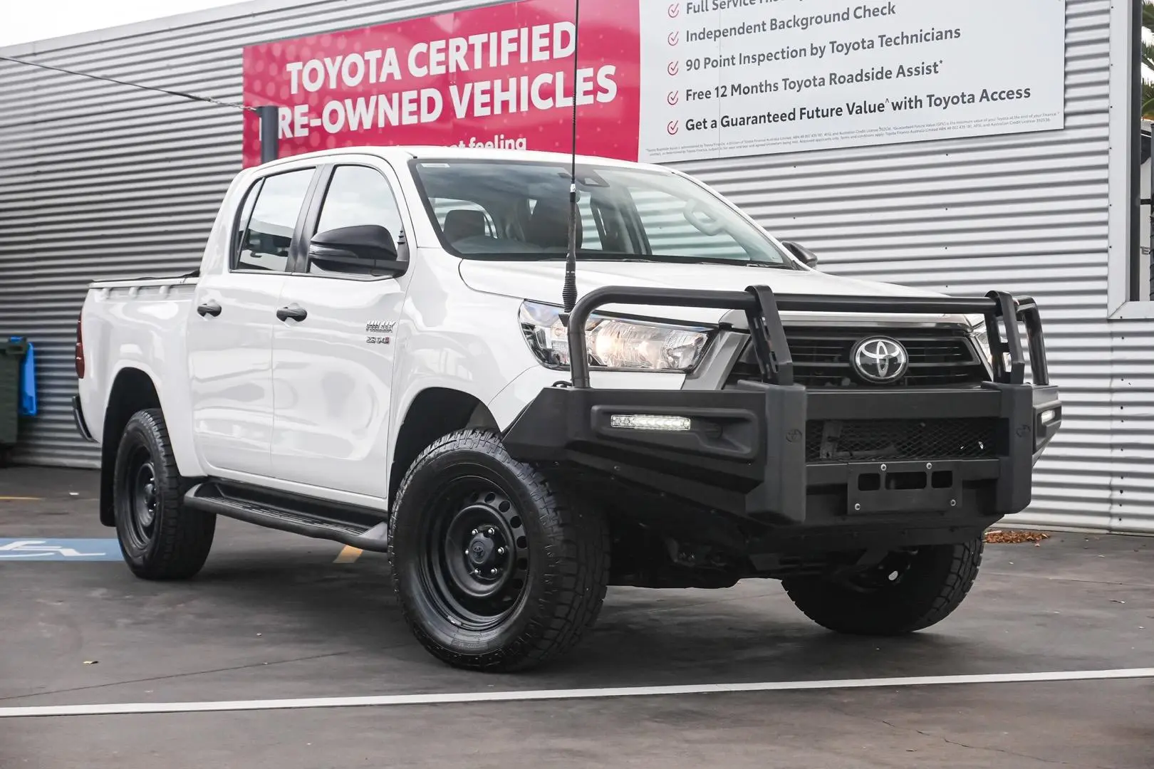 2022 Toyota Hilux Gallery Image 2