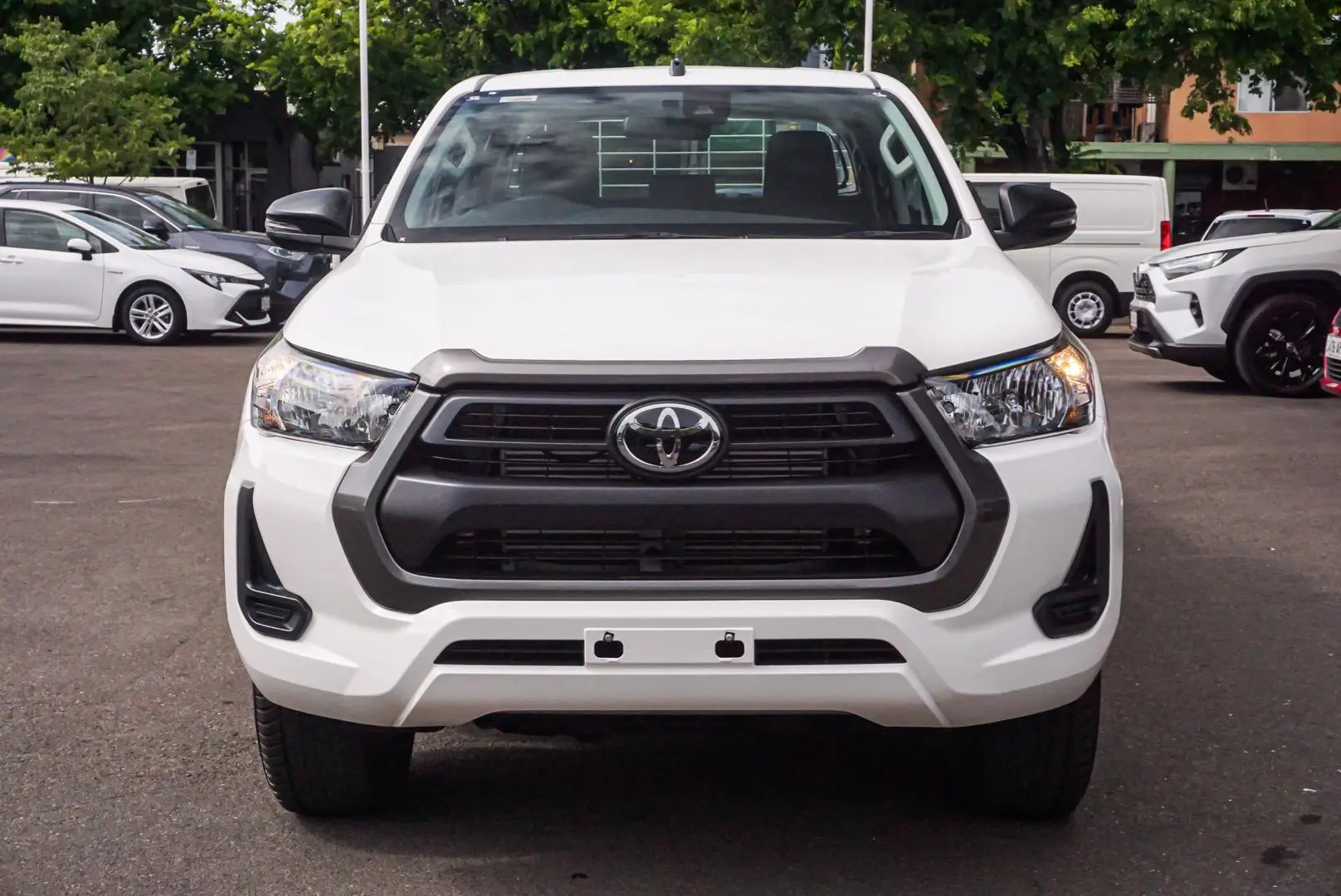 2021 Toyota Hilux Gallery Image 5